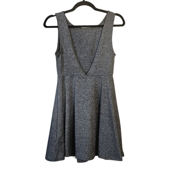 H&M SKATER DRESS - Picture 2 of 5